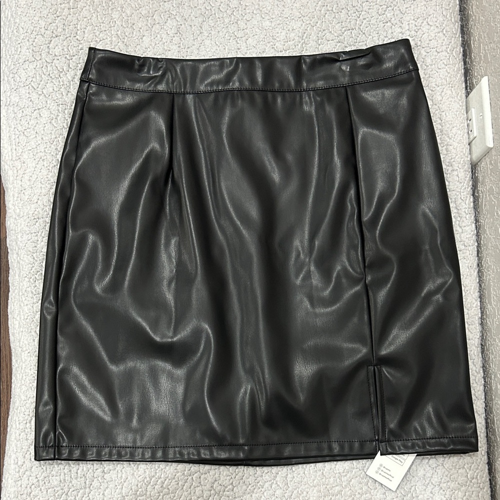 Cupshe Black Faux Leather Mini Skirt